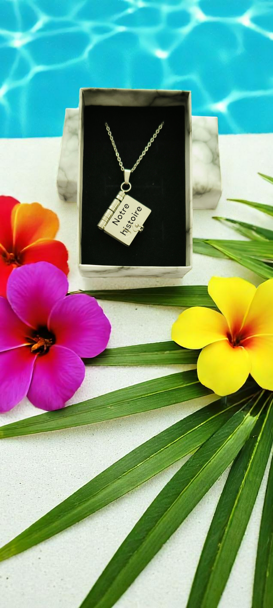 Collier livre