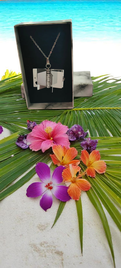 Collier livre